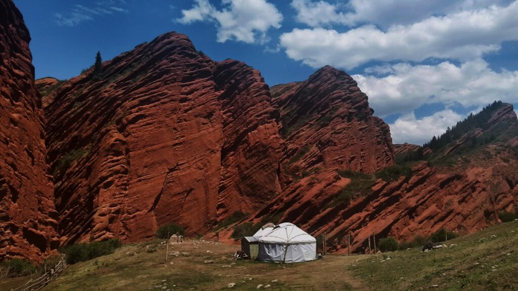 Yeti Oguz Yurt 
